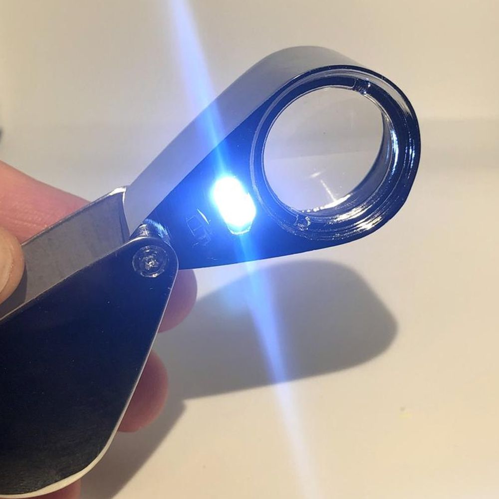 Illuminated Eye Loupe